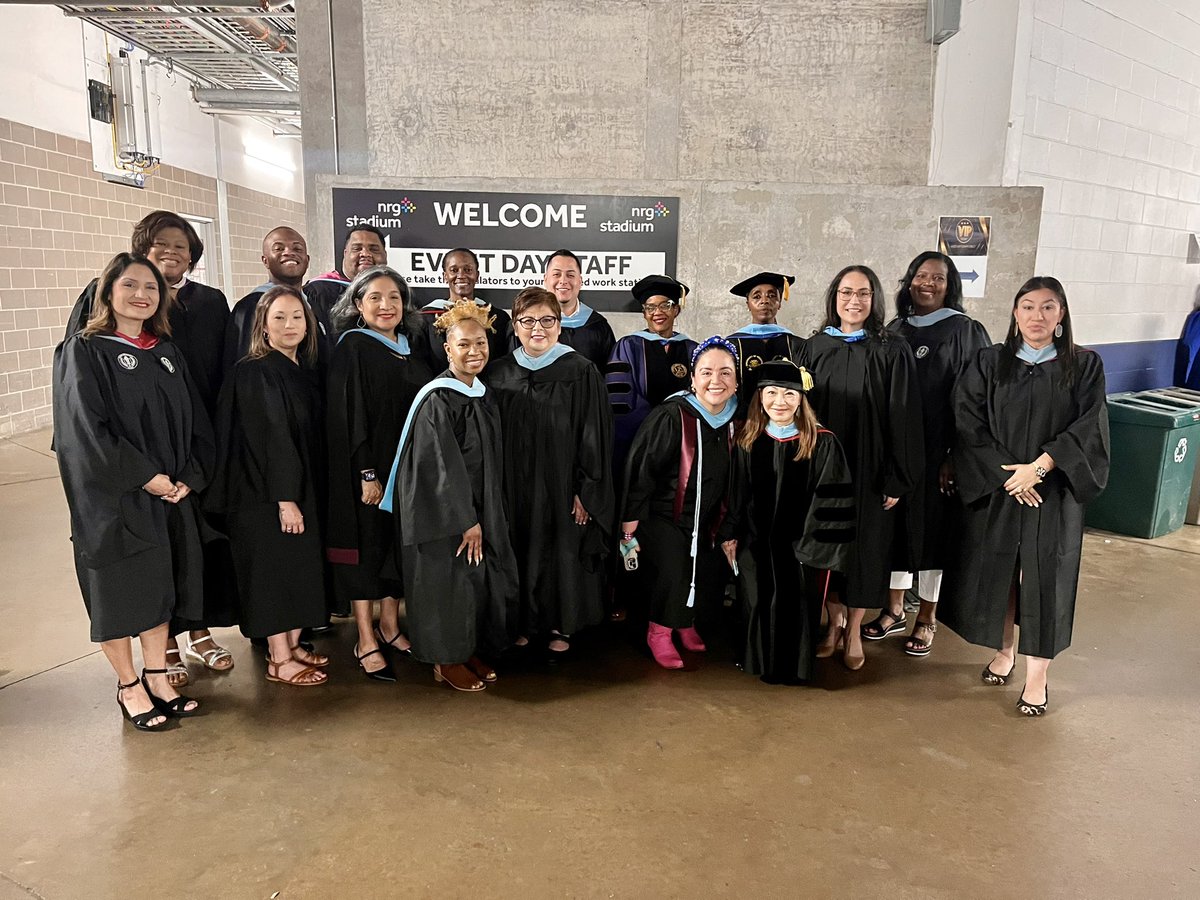 César E. Chavez High School tweet media