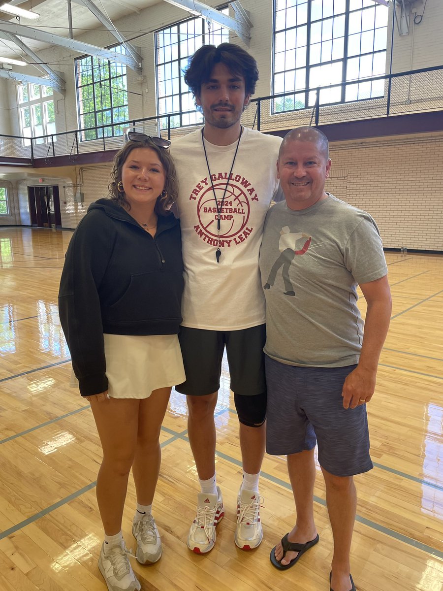 JamesCallane's tweet image. Fun afternoon at Culver Military Academy watching Jude hoop it up at the Trey Galloway/Anthony Leal Skills Camp. Josie and I even got a few pictures with the Hoosier boys. I’m ready for basketball season!!!