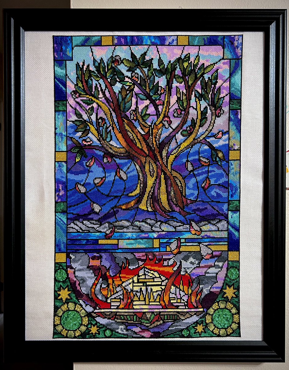 Jiru_chan's tweet image. Finally it’s finished! 

The Tree of Names/Fall of Avalir!

Big thanks to @EldritchBlep for letting me use her art as inspiration &amp;amp; the cast for such an amazing story 💜💜

Pattern and cross-stitch by me~

 #EXUCalamity #criticalrolefanart #CriticalRole #TreeofNames #crossstitch