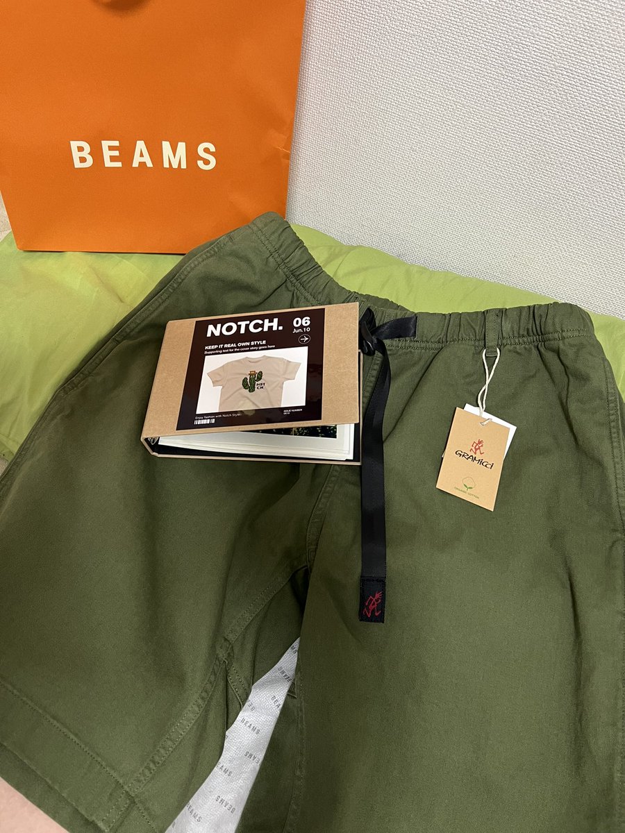 piroshi8835's tweet photo. 今日もアッチコッチにおはノッチ🌵🔆
植物アカウントの私🍀
マイブランドの『NOTCH.』を初めてから２回目の誕生日を無事に迎える事が出来ました🎂👏
 #私は幸せ者
 #感謝の日

去年もたくさんのお祝いメッセージ等を頂いたのに、皆さんにお礼の返事をしっかり返す事が出来なかったので、今年は先に日頃から仲良くしてくれている方達に、感謝の気持ちを伝えたい🍀
そう思いました🌵💛

植物を通して自分の心が癒されるように、みなさんのあたたかい言葉のポストや頑張って様々な活躍をされているポスト、素敵な繋がりに感謝したり、誰かの為に何かをしたいと熱い思いを感じるポスト、そして楽しいことやワクワクするような事に一生懸命なポストを見ていると、私の心はいつも元気🌵💛 

人の優しさを感じる事で人はいくつになっても成長出来ると信じています🍀 
これからも仲良くしていただけるように、私も自分スタイルで人生を楽しみます🌵💛

いつもありがとうございます⸜🌷︎⸝‍
どうぞこれからもよろしくお願いします🫶

彼女から素敵なプレゼントをいただきました🎁 そして彼女のお母さんからも🎁
動画の1番最後がお母さんからのプレゼント🌵