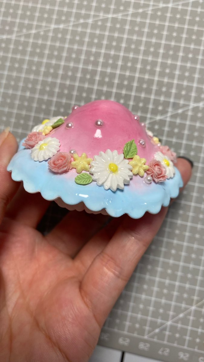 Snow_China8's tweet photo. Excited to share my latest project with you all! 🍄
.
.
I'll be handcrafting some adorable mushrooms and sharing them here. Stay tuned! 🌟
#clayart #mushroomscraft #clayproject #diyproject https://t.co/vtb2t4r5Up