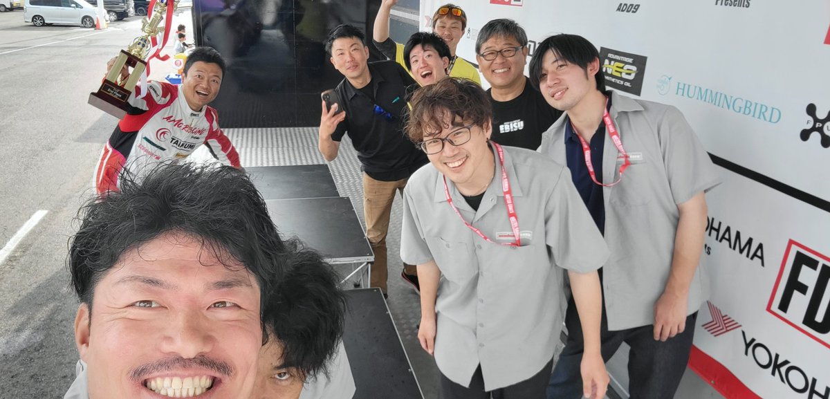 george_amc's tweet photo. あかでみっく
良き仲間に出会えて幸せだ https://t.co/rMqLig1lsF