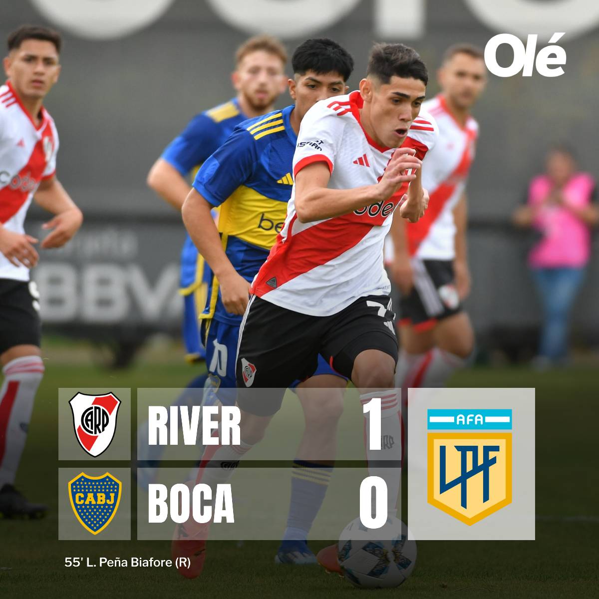 DiarioOle's tweet photo. ⚪️🔴 ¡#River se quedó con el Súper de Reserva!

☑️ El Millo le ganó 1-0 a #Boca y se metió en los cuartos de final de la Copa Proyección.

⚽️ El gol del triunfo local lo anotó Leandro Peña Biafore.

❌ Benítez falló un penal para el Xeneize. https://t.co/zStNThcuQj