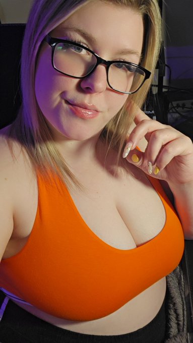 I sell videos privately and have my own discreet payment portal that accepts all major credit cards.<a href="/tag/dailydoseofdolly"class="tags"><span>#dailydoseofdolly</span></a>