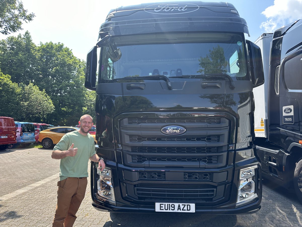 GwenynGruffydd's tweet photo. I had no idea Ford did lorries!! Shame their not sold in the UK.
Huge respect to all the truck drivers. Cant be easy driving this big rig on small roads!
.
#fordlorry #fordtruck #fordfmax #fmax #truckdriver @Ford @forduk https://t.co/tekESjZapZ