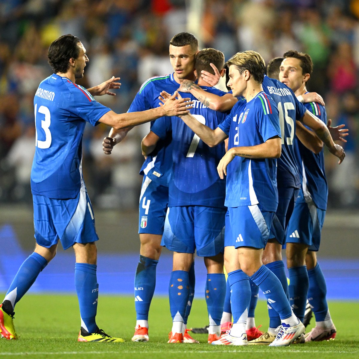 SportyBet's tweet photo. Davide Frattesi goal is what separate these teams at the break. ⚽🤩🇮🇹

How will this end tonight for Italy?🤔

#ITABOS #ItalyBosnia https://t.co/ZUHaU7iGUR