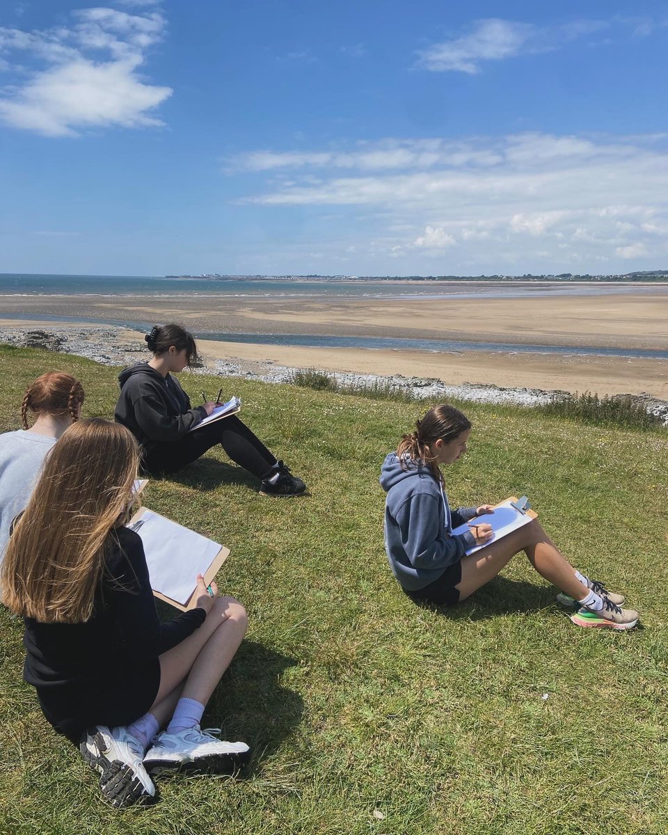 CyresHumanities's tweet photo. Year 10 Geography students had a great time assessing how the river Ogmore changed along its course 🌎🗺️📍🍃💫 https://t.co/csr4VmIbzl