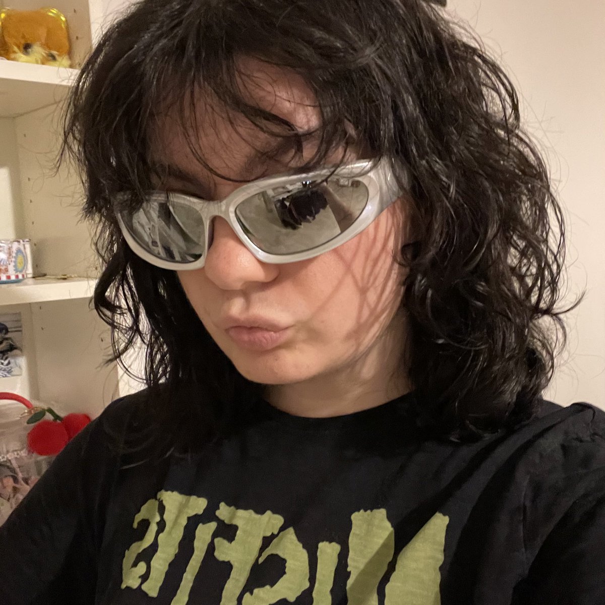 haopupo's tweet photo. capelli corti e solar power occhiali questo pride month ce lo mangiamo https://t.co/NOQzYCifpl
