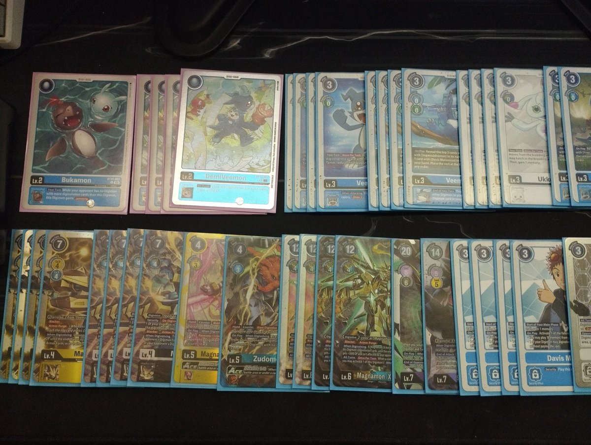 S0raxx_'s tweet photo. ¡El viernes gané por primera vez en el torneo local de Digimon TCG de donde vivo con un total de 6-0 gracias a Magnamon! Aún quiero hacerle muy pequeños cambios, pero funcionó muy bien y me lo pasé en grande con los panas y mi pareja en @Planeta_Hobbies ☺️👍 https://t.co/WDtcCqgUJH
