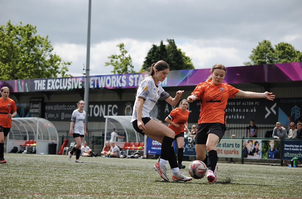 oldsnaps_'s tweet photo. Spent a fantastic day photographing our local ladies' football tournament! The enthusiasm &amp; skill on display were incredible. It's heartwarming to see our club and community come together to support and promote women's football. A big shoutout to all the organisers 👏🏼🖤🤍 https://t.co/GYbzYVxflg