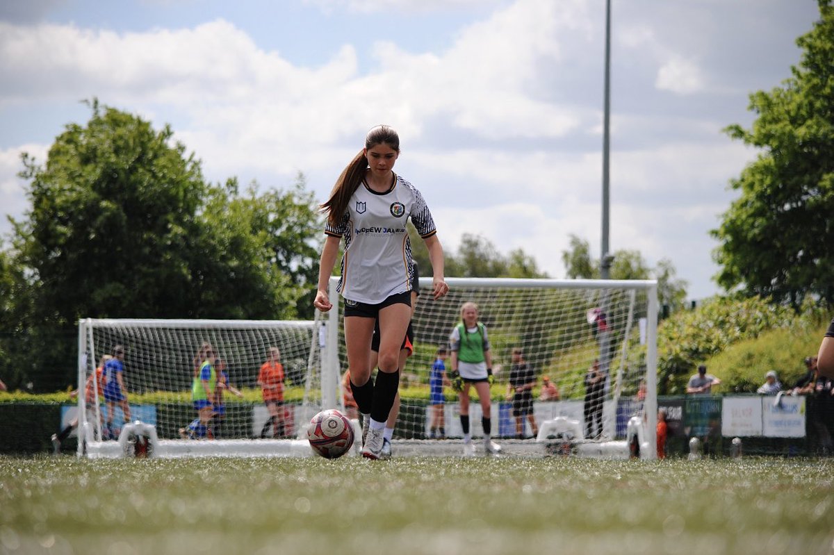 oldsnaps_'s tweet photo. Spent a fantastic day photographing our local ladies' football tournament! The enthusiasm &amp; skill on display were incredible. It's heartwarming to see our club and community come together to support and promote women's football. A big shoutout to all the organisers 👏🏼🖤🤍 https://t.co/GYbzYVxflg