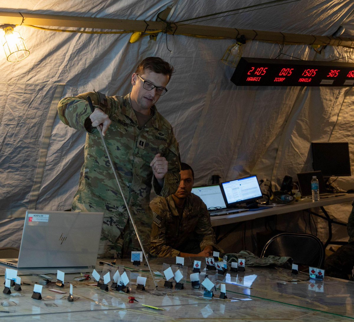 25thID's tweet photo. U.S. Army soldiers from the @USARPAC and @yourphilarmy join a targeting working group during JPMRC-X at Fort Magsaysay, Philippines. This marks the first JPMRC-X deployment to the Philippines, aiding in building combat training centers. #JPRMC @USEmbassyPH https://t.co/3vCKcPZjwD
