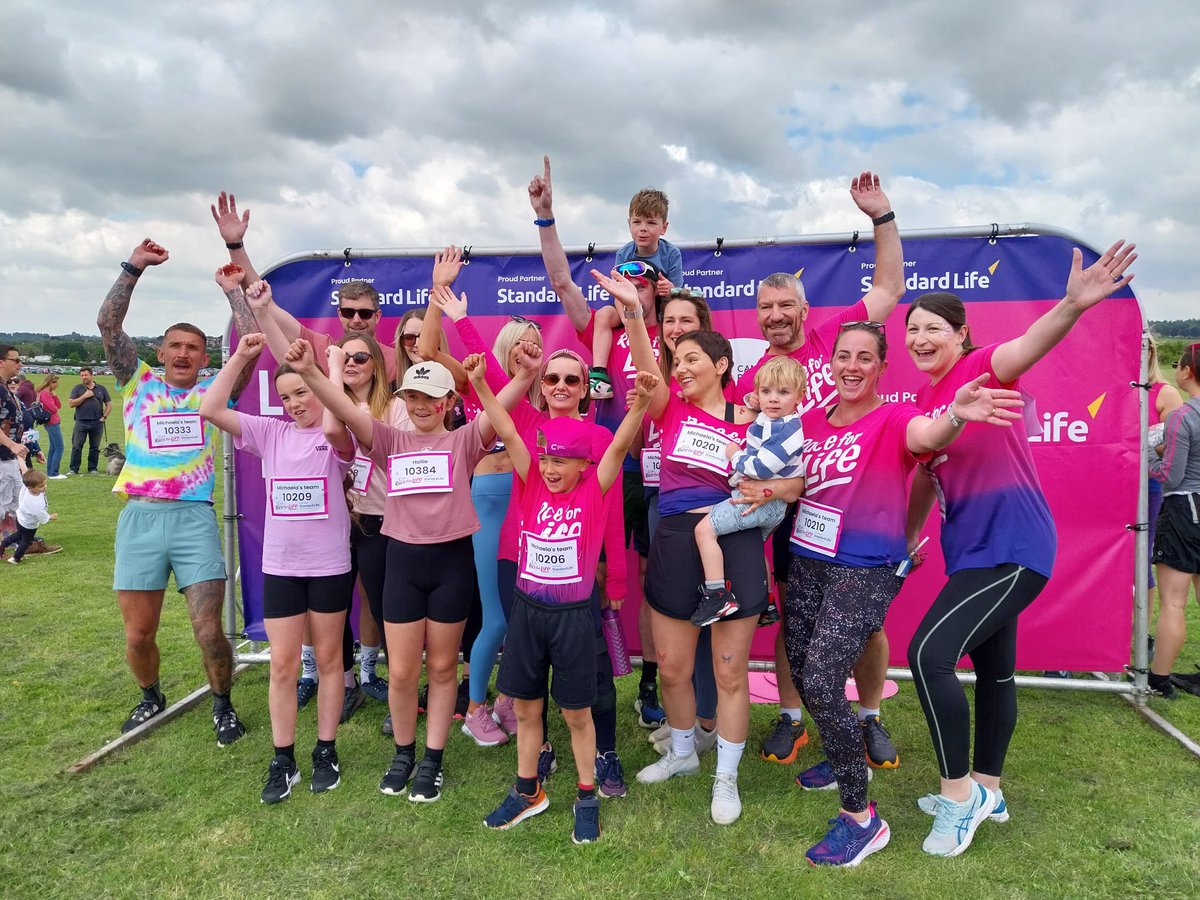 Today we ran #raceforlife for my incredible friend who was diagnosed with breast cancer at 32 💕 she ran with us and we were with her every step of the way, just like her treatment journey 💕