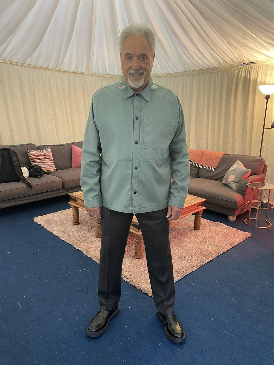 Tom Jones tweet media