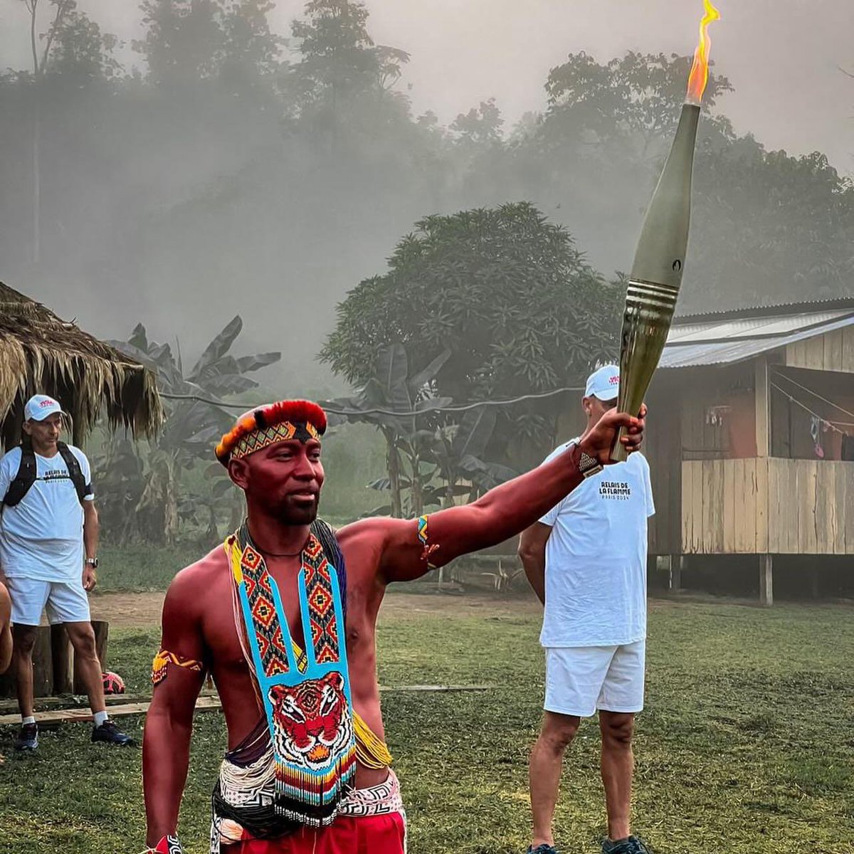 realtopstrika's tweet photo. La flamme olympique à Camopi, Guyane 🇬🇫❤️‍🔥 https://t.co/CvfJmtimcE
