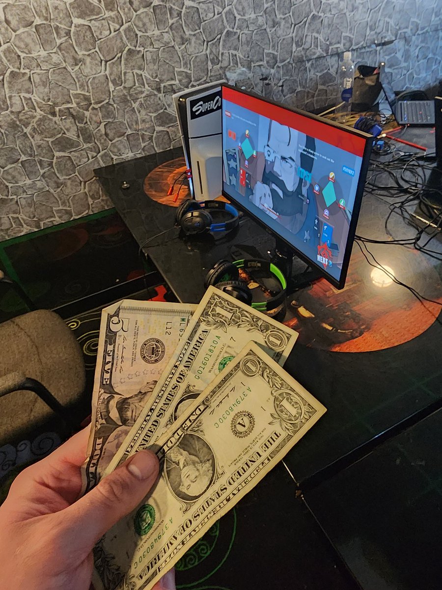 Jikhmate's tweet image. You mfs WISH you could make this much money playing video games. It's called TALENT, look it up
