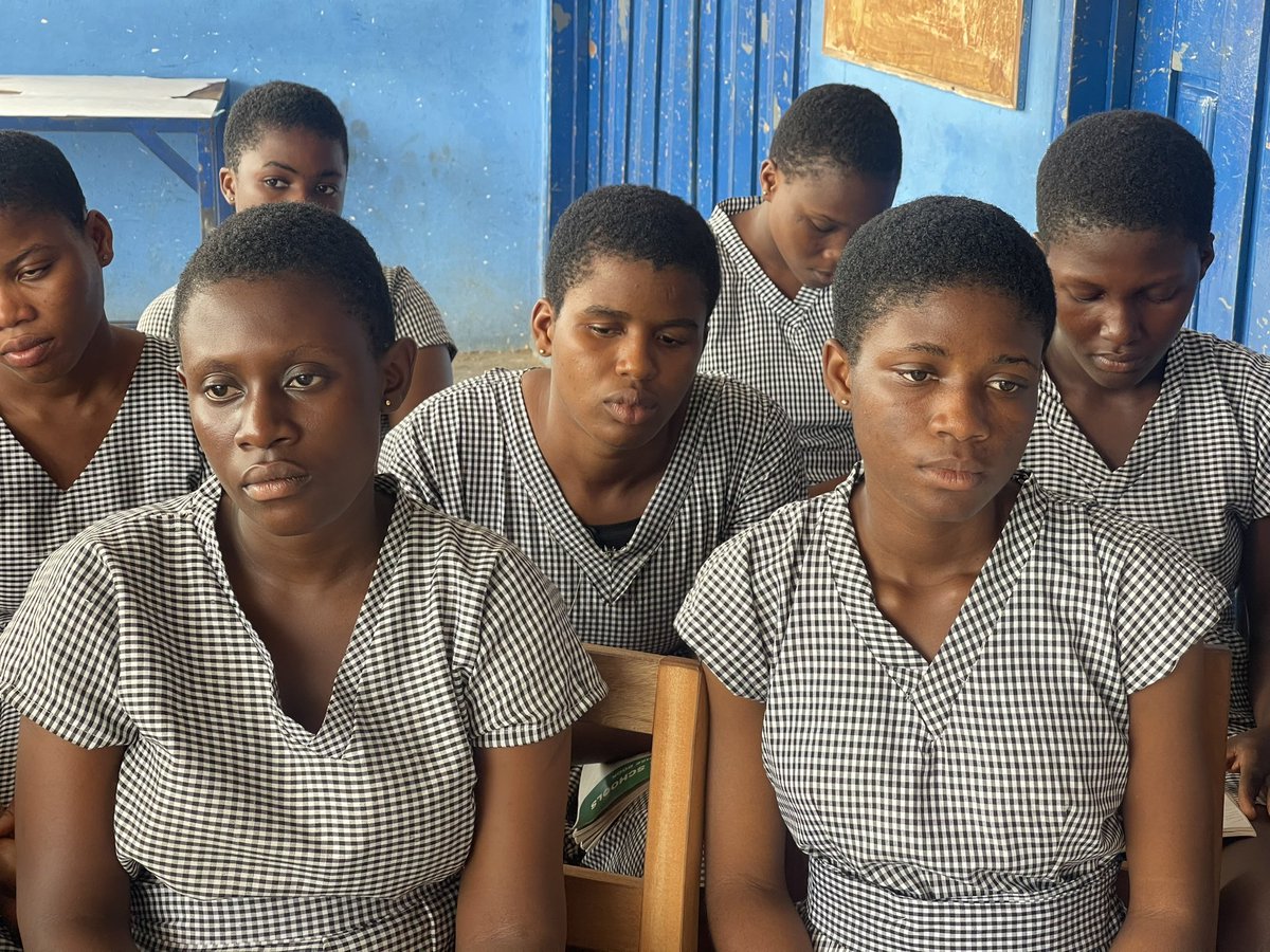 lmcghana's tweet photo. Earlier today at ASGG Mawuko, we had another interactive session with our mentor Dorothy Yayra. She highlighted the importance of "CONCENTRATION &amp; FOCUS” as prerequisites to unlocking our full academic potentials. 
#ThePrepMaster
#studyhacks
#ASGG
#LMC https://t.co/SbI1uG4BH8
