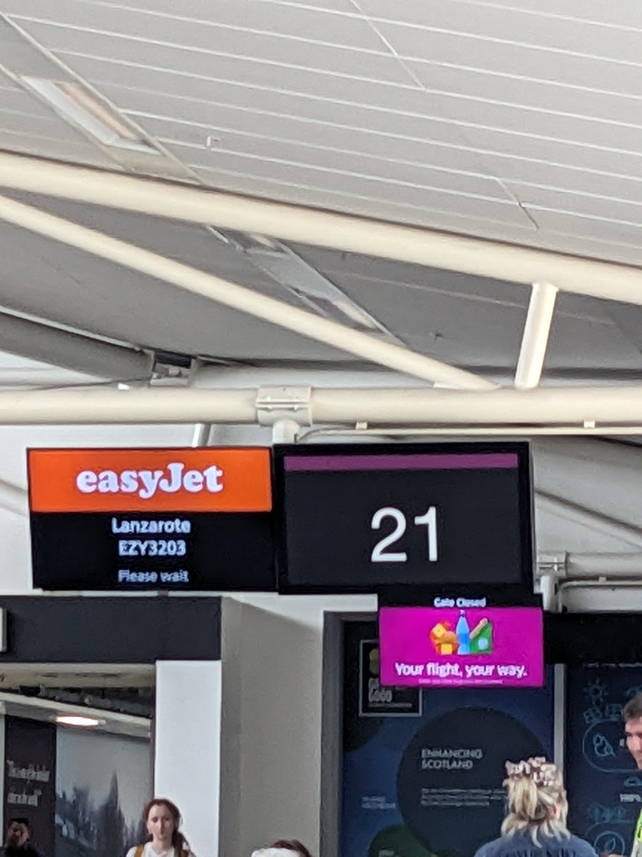 ChrisM5264's tweet photo. @carolinepeds @easyJet I've have photos https://t.co/nA44XgKfY4