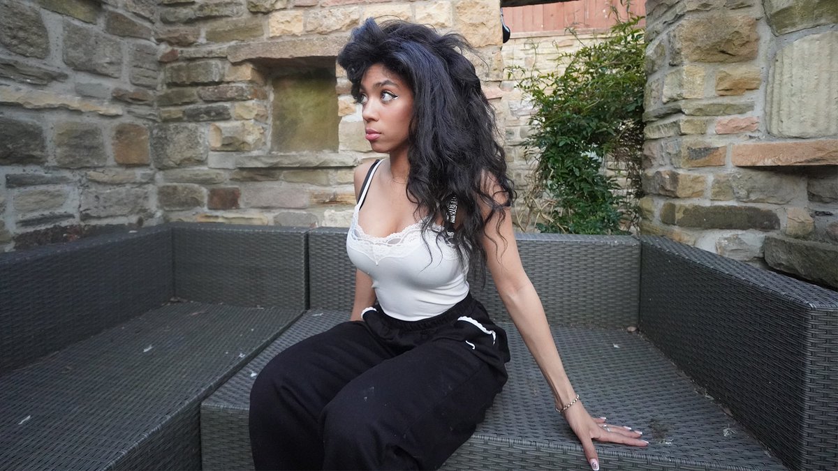🚨 New video pls retweet 🧚🏽‍♀️

A very open life update addressing everything that’s been going on.

Watch here:

youtu.be/5j92XjCzp28
