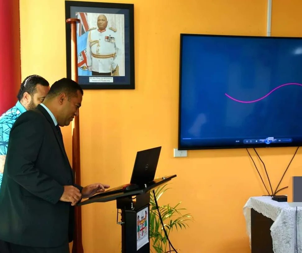 Ministry of Lands & Mineral Resources tweet media