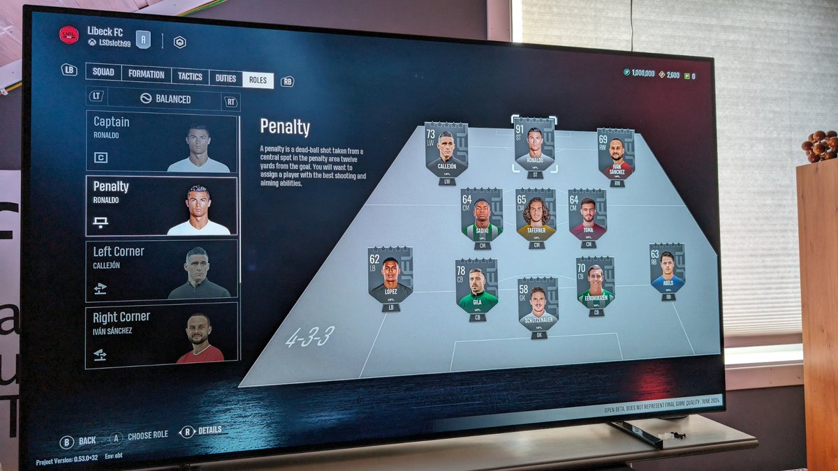 dsloth_ls's tweet photo. @UFLgame When giving players roles it would've been easier to pick if their key stats for the specific role you are hovering over were displayed🫡
Now you have to exit squad manager, then enter player menu and then player info to check the stats of "one" player https://t.co/c6db3JWCT5