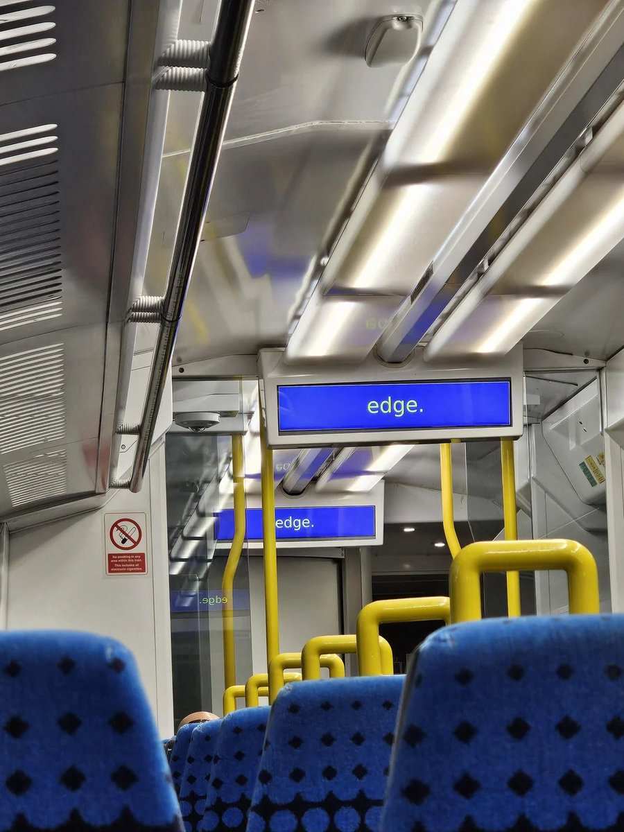 Queen Liza🩷🤍💙 tweet media