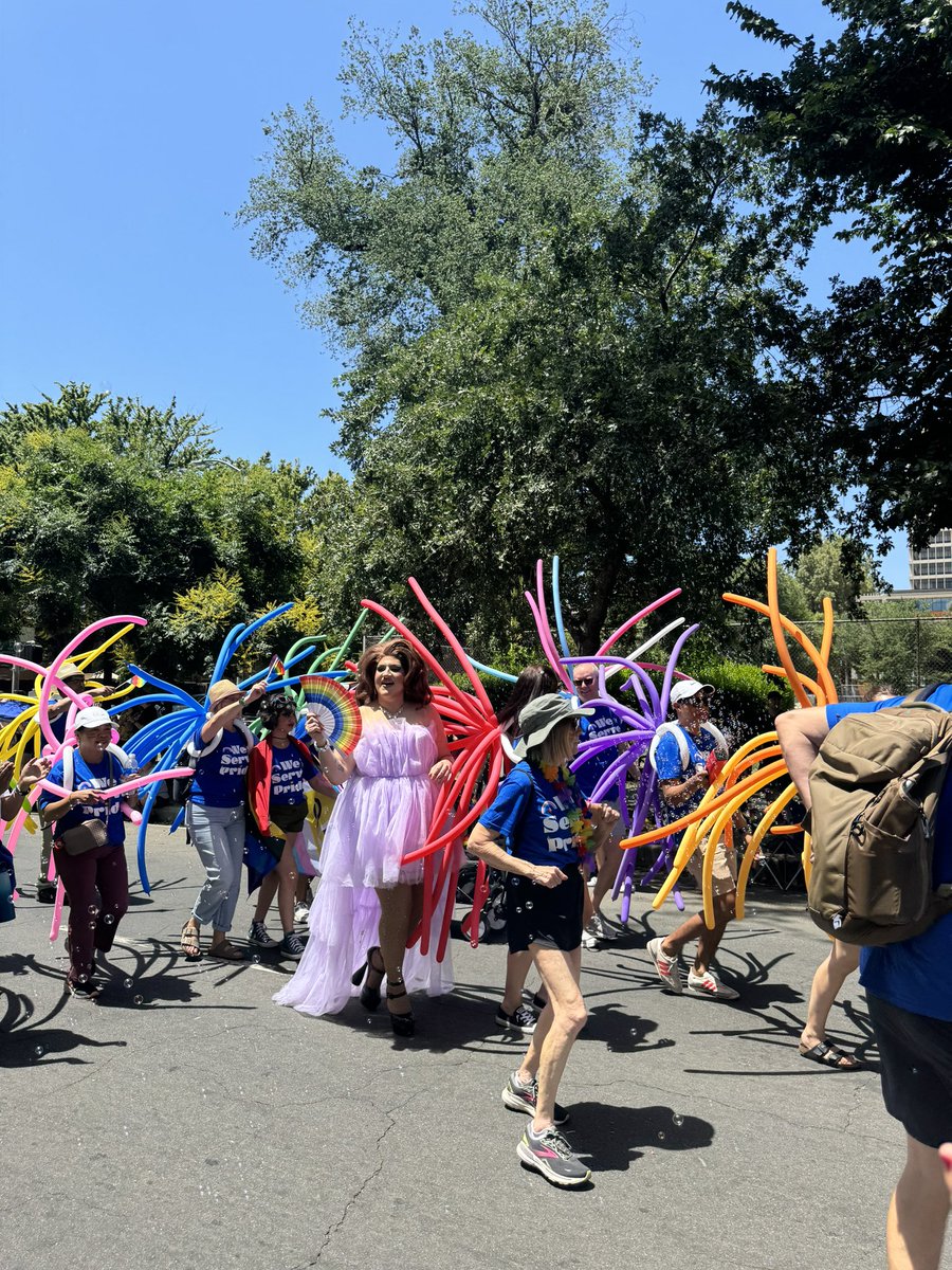 SenatorAshby's tweet photo. The #SacPride Parade was today! 🏳️‍🌈🏳️‍⚧️#TeamAshby had a great time celebrating the love and diversity we have here in #SD8. 

If you missed the parade, there’s still time to join the festivities until 6pm today! #HappyPride https://t.co/L33olBOC5j