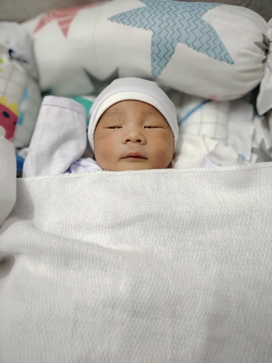 KevinRanzel_'s tweet photo. ang pogi ng anak ko hays, iloveyou Duke and mommy @MsDolz. Thankyou always mwaa❤️😘 https://t.co/d5gpwoUkTU