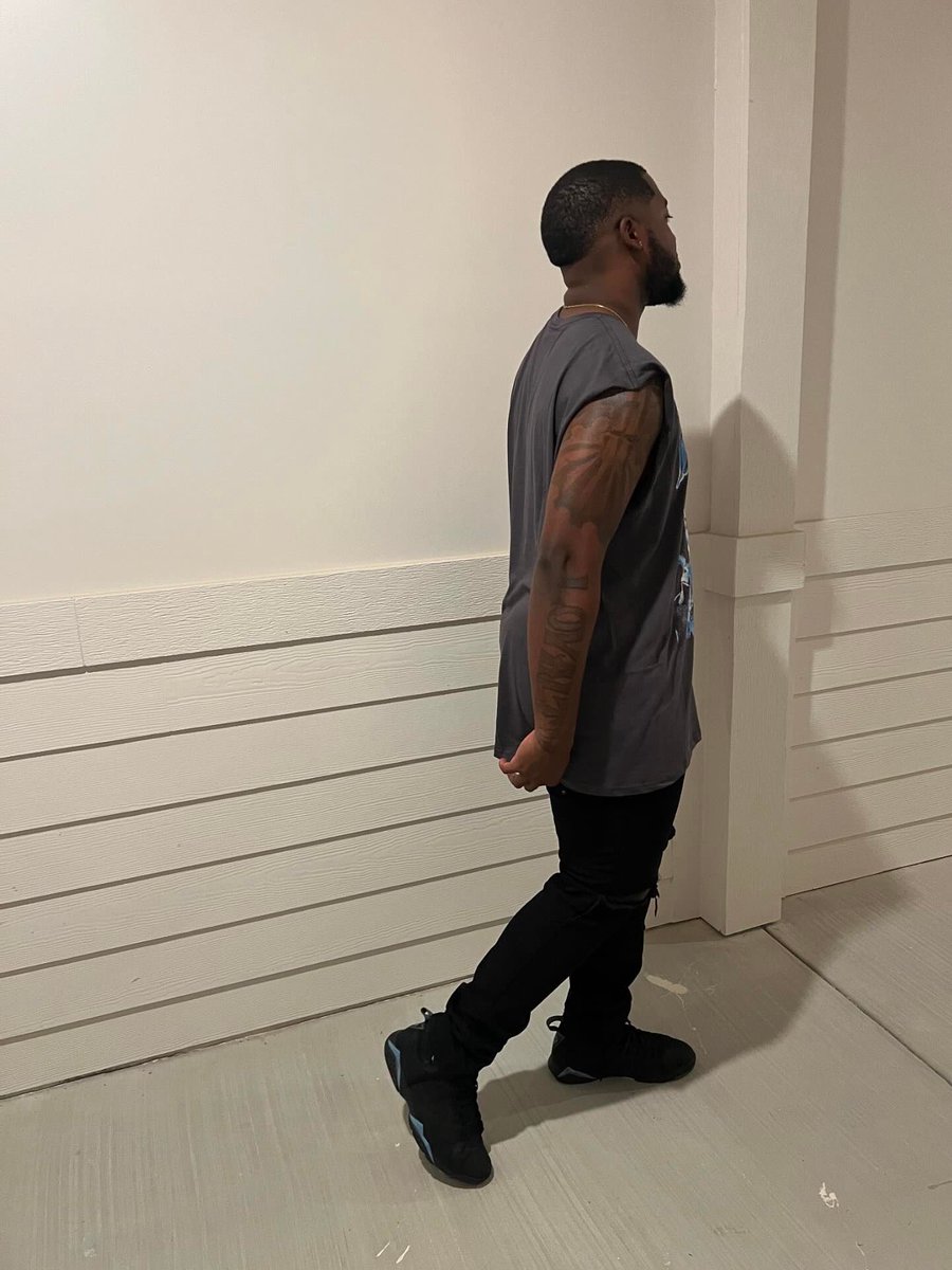 ★ ★ ★ ★ ★ tweet media