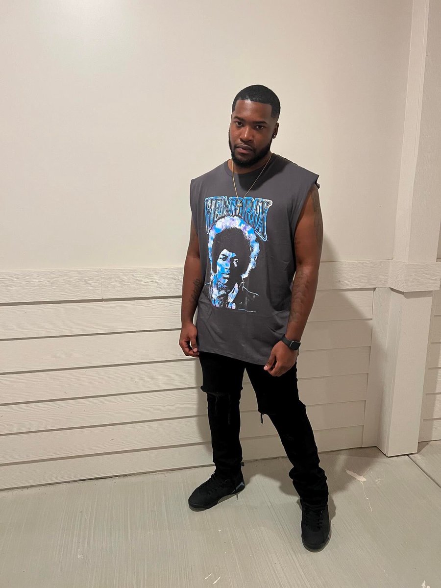 ★ ★ ★ ★ ★ tweet media