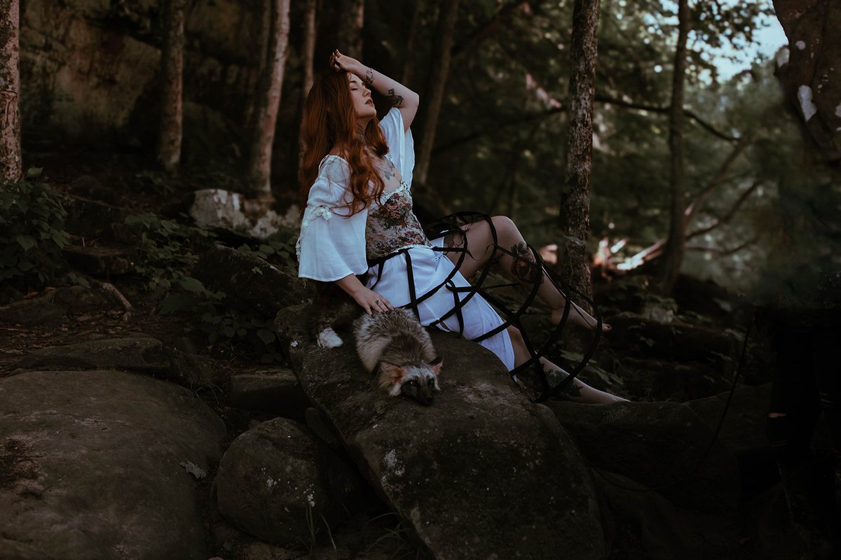 Believe it or not, I do take pictures of people with clothes on... and animals