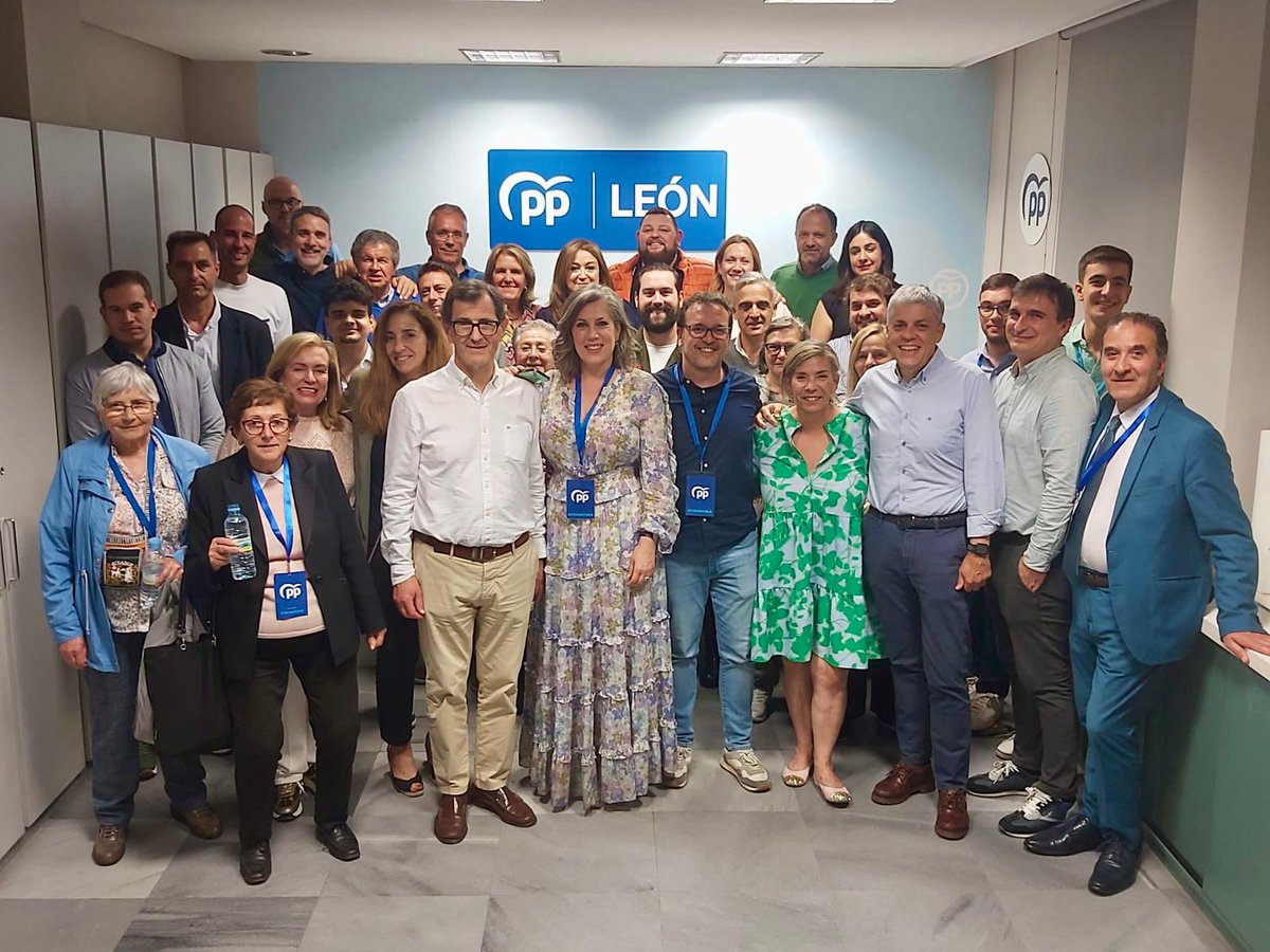 PPopular_Leon's tweet photo. Ganas e ilusión en la sede del #PPLeón.

Gracias a todos los interventores y apoderados que han participado desde diferentes colegios y puntos de la provincia.

Gracias a todos los que han confiado en el @ppopular.

#EspañaResponde https://t.co/lBWvwH2iWd