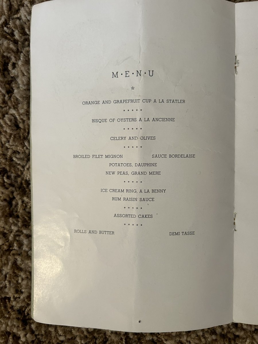 cape1989's tweet photo. @cllctMedia 
Would like an opinion on these old items. Not sure there’s any value! https://t.co/gY0e8IHRGw