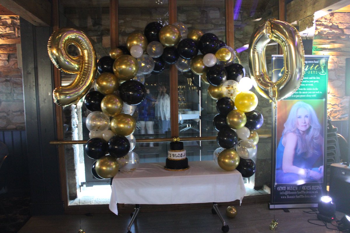 What a great night we had last night celebrating 90 years of BLOS! It was wonderful to see members old and new coming together to party the night away. Here’s just a few highlights! 🎂🎭