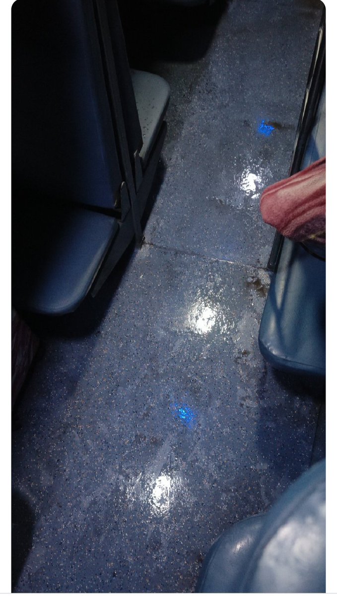 _its_Ree__'s tweet photo. Train no.19019 Bandra terminus to haridwar  there is rain water inside sleeper coach 1  hope this tweet help me to resolve the issue we can't put down our luggage because of water so please i request you resolve the issue @RailwaySeva @RailMinIndia https://t.co/tfXuMYQXoR