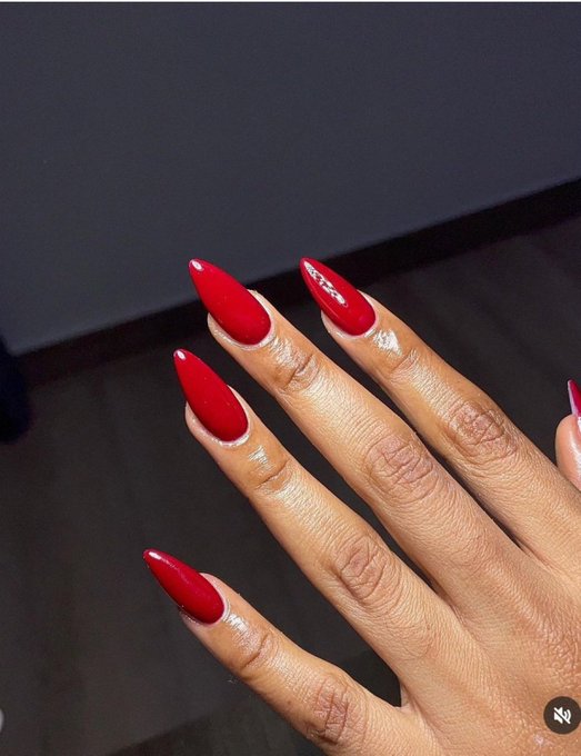 Ooo I would suck a mean dick with this Set 💅🏾 https://t.co/kgLupObAr4