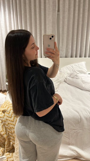 Would you have a sleepover with me? ☺️ https://t.co/rIRvhs71Gz