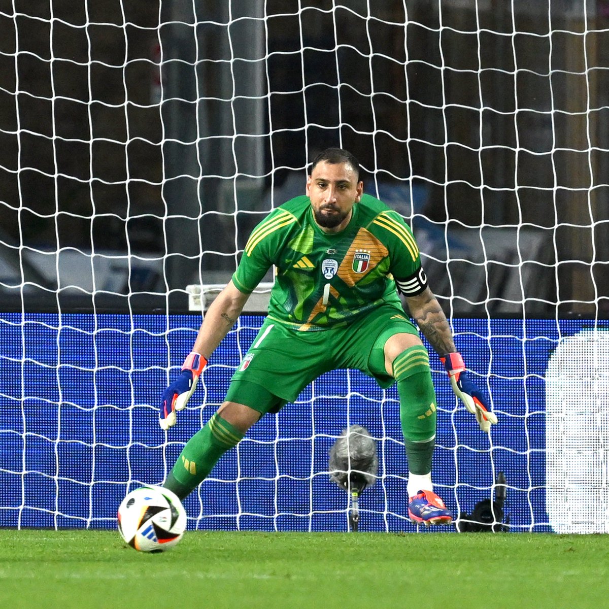🇮🇹1️⃣🆚0️⃣🇧🇦

Clean sheet + victoire pour l'Italie de Gianluigi Donnarumma ! 🔝👊