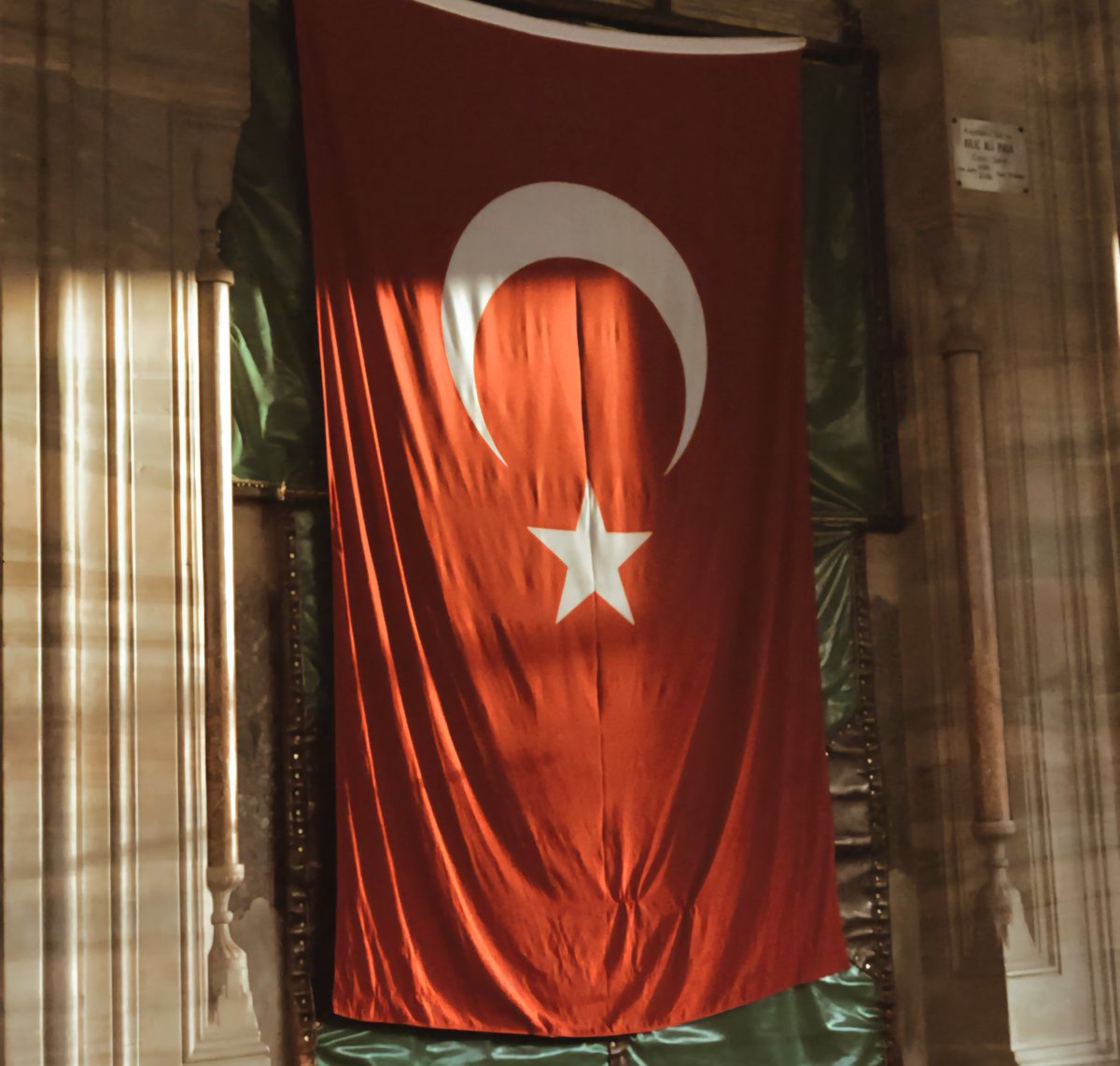 "Senin destânını okudum, senin destânını yazacağım."