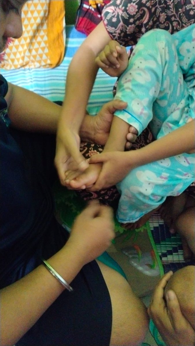 DiwakarSharmaa's tweet image. #JustIN: Rainwater drips from the damaged roof of a #MHADA bldg. The boy was sleeping when portion of a concrete ceiling peeled off and fell on his leg. He started crying inconsolably in the middle of night when #Babus and their political masters are in deep sleep. @SJaiswal_IAS