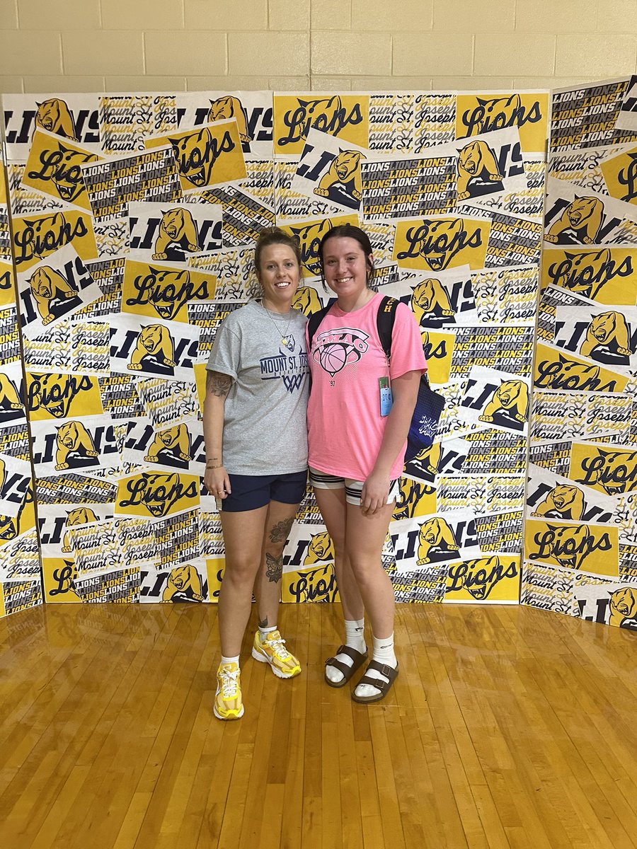 I had an amazing time at the <a href="/MSJ_WomensHoops/">Mount Women's Basketball</a> Elite camp today! thank you so much <a href="/brookelyczek_/">Brooke Lyczek</a> and <a href="/CoachElston33/">Maisie Elston</a> for the invite! looking forward to coming back for a visit!