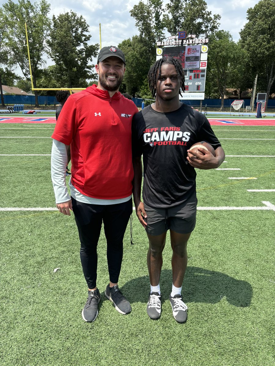 KelvinPerkins67's tweet photo. After An Great Camp I’m Blessed To Receive An Offer From Austin Peay❤️🖤 @qbill_8 @CoachFarisAPSU @coachlester91 @SouthwindJags @treykali_901 @CoachDharris55 @Coach_Jay901 @FlyGuy_Stafford @BrownTb704160 @Tankb24 https://t.co/v4zb7iiNuH