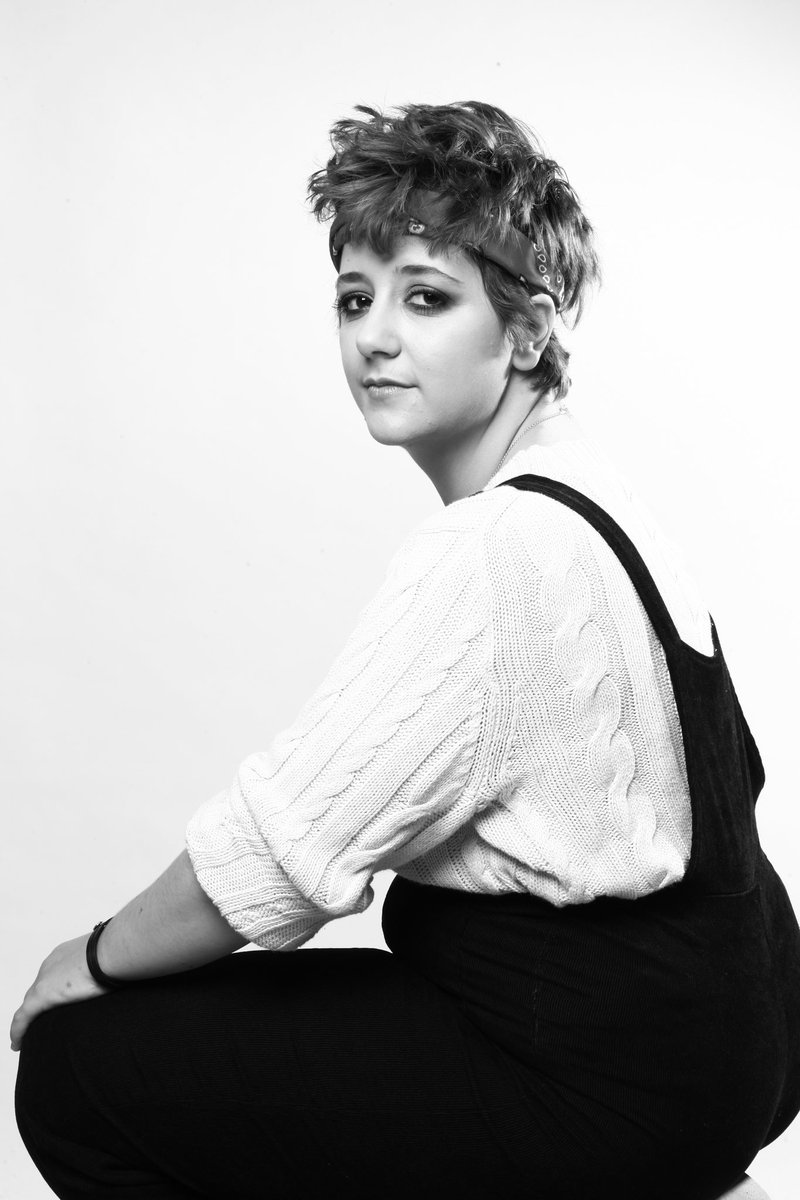 deanapennactor's tweet photo. @siriuslynjl Hey! I'm based in Watford - here's my website - https://t.co/LkBwdiZc6A which has my CV, short film, spotlight and show reel on. 
Thanks for your time :) https://t.co/U5sA3ygJFF