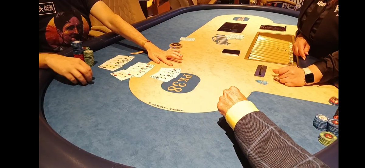 pokerbrahs's tweet photo. Open Face Chinese Highroller Champion!!!

€5,140 + trophy, GGs https://t.co/kOzkgoBSOn
