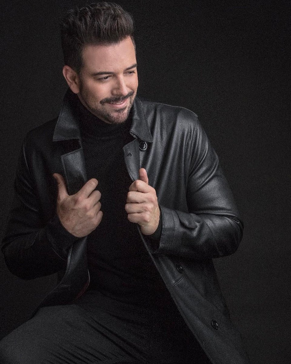 FansMundoMane's tweet photo. Necesitamos más @manedelaparra en más revistas, es que si vende 😍😍 https://t.co/dN2VWhmtzt
