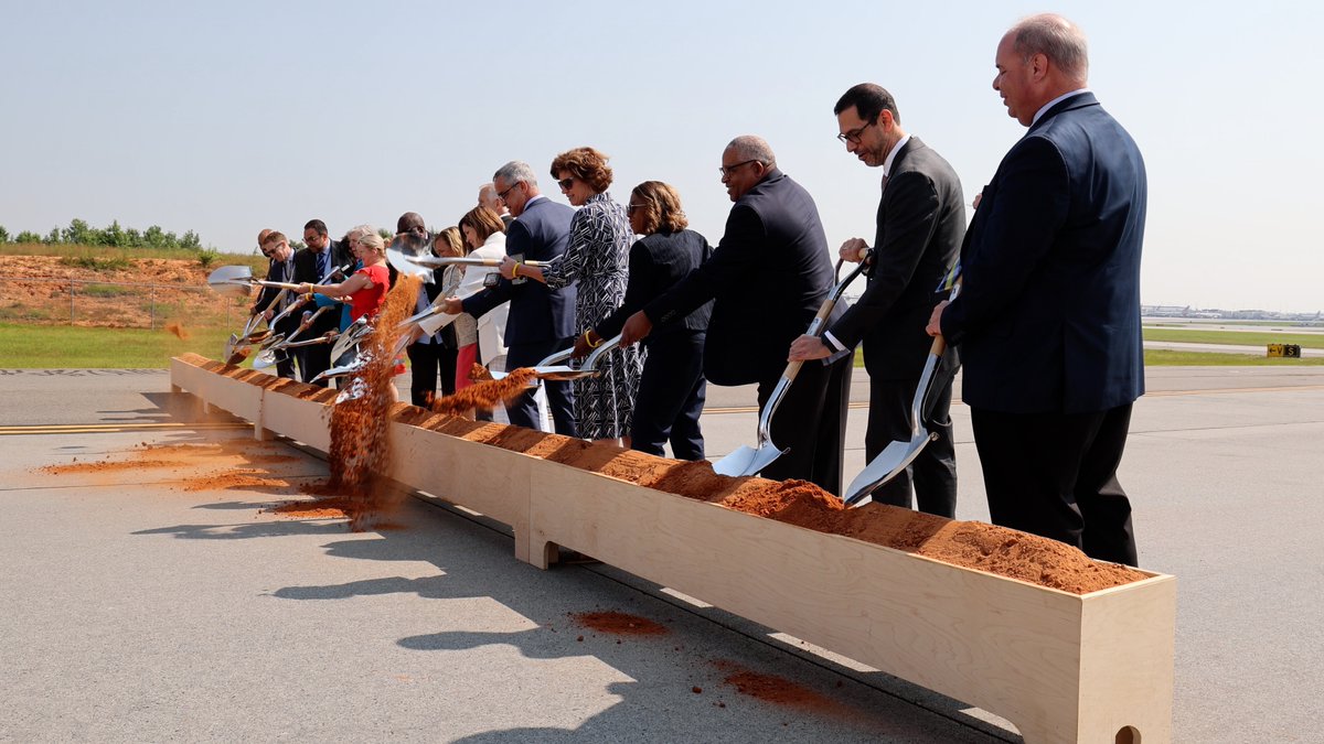 CLTAirport's tweet photo. One year ago today, #CLTairport broke ground on the Fourth Parallel Runway! The project includes the design and construction of a new 10,000-foot long by 150-foot wide parallel runway. Construction is expected to complete in 2027. #DestinationCLT https://t.co/IRiu0zmUPi