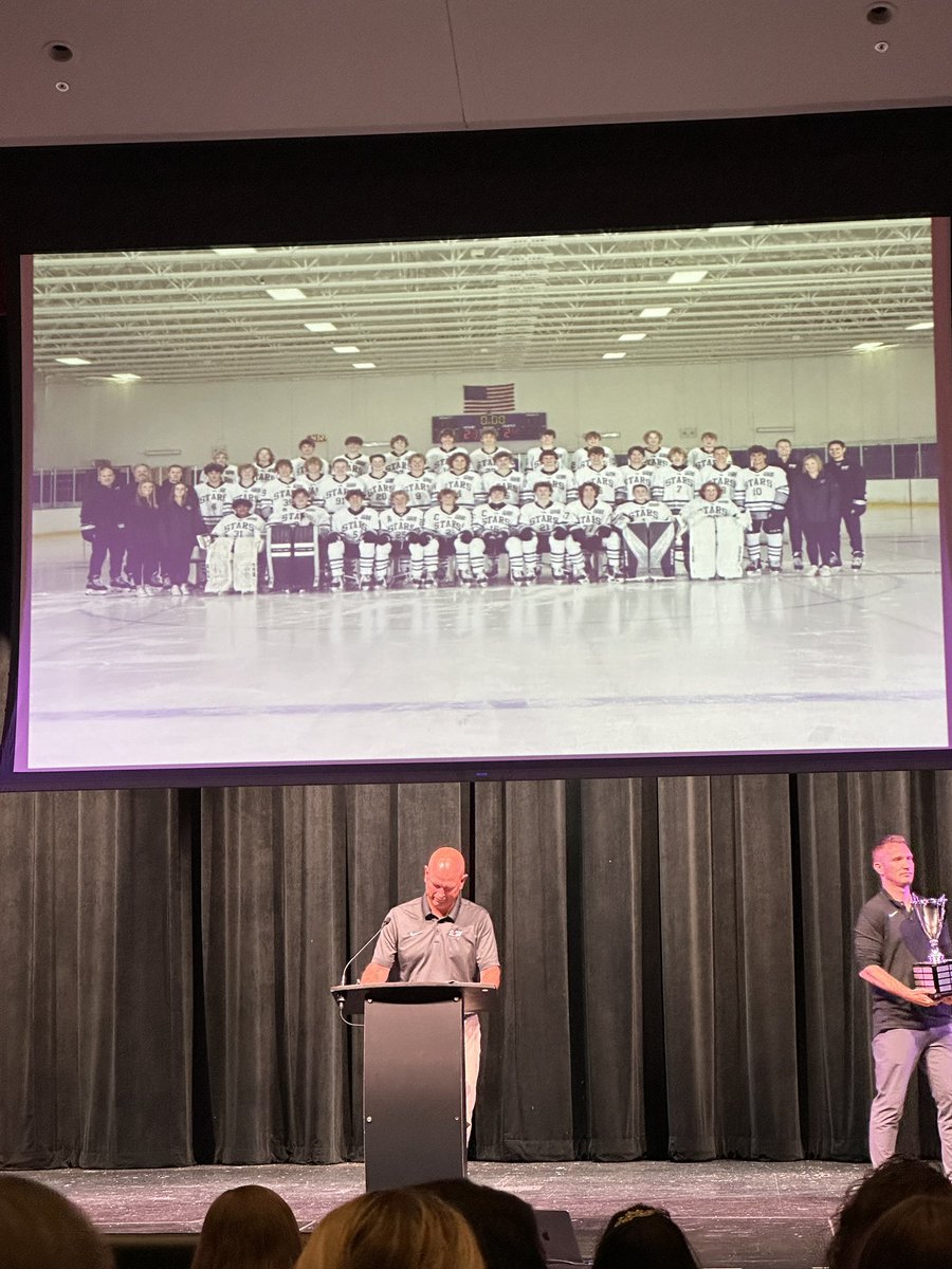 Congrats to Stars hockey players and team for awards at this week’s Sports Banquet:

Jannes Kamp/Jared Greiner - Outstanding Athletic Achievement 
Owen Zick - Letter blanket for 6 or more varsity letters 
Team - Breakout Team Performance