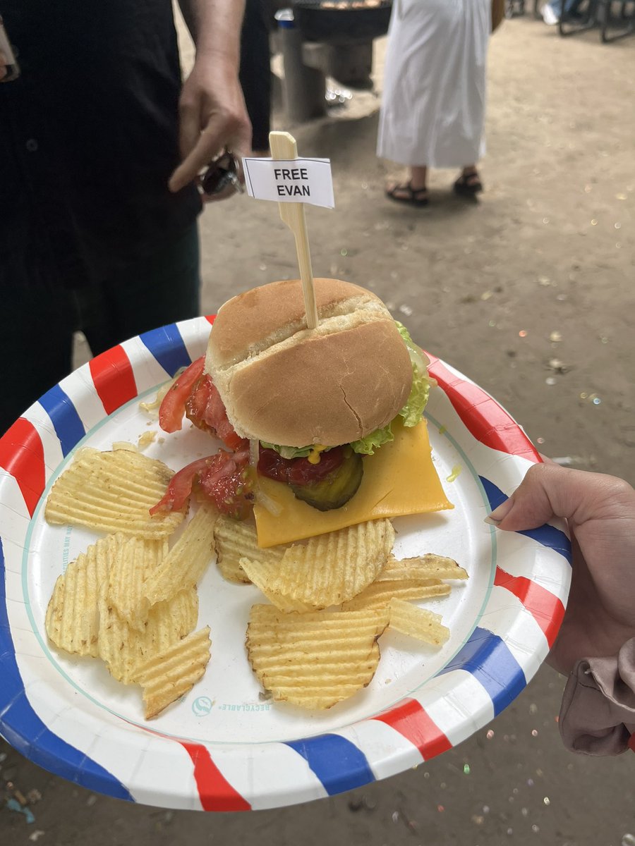 Caitlin Ostroff (@ceostroff) on Twitter photo Itās grilling season. A bunch of Evan Gershkovichās friends and <a href="/WSJ/">The Wall Street Journal</a> colleagues came out to McCarren Park today to cook in his honor. Evan loves burgers and should have been manning the grill himself. Instead, heās in a Russian prison. #FreeEvan #BurgersForEvan #IStandWithEvan Itās grilling season. A bunch of Evan Gershkovichās friends and <a href="/WSJ/">The Wall Street Journal</a> colleagues came out to McCarren Park today to cook in his honor. Evan loves burgers and should have been manning the grill himself. Instead, heās in a Russian prison. #FreeEvan #BurgersForEvan #IStandWithEvan