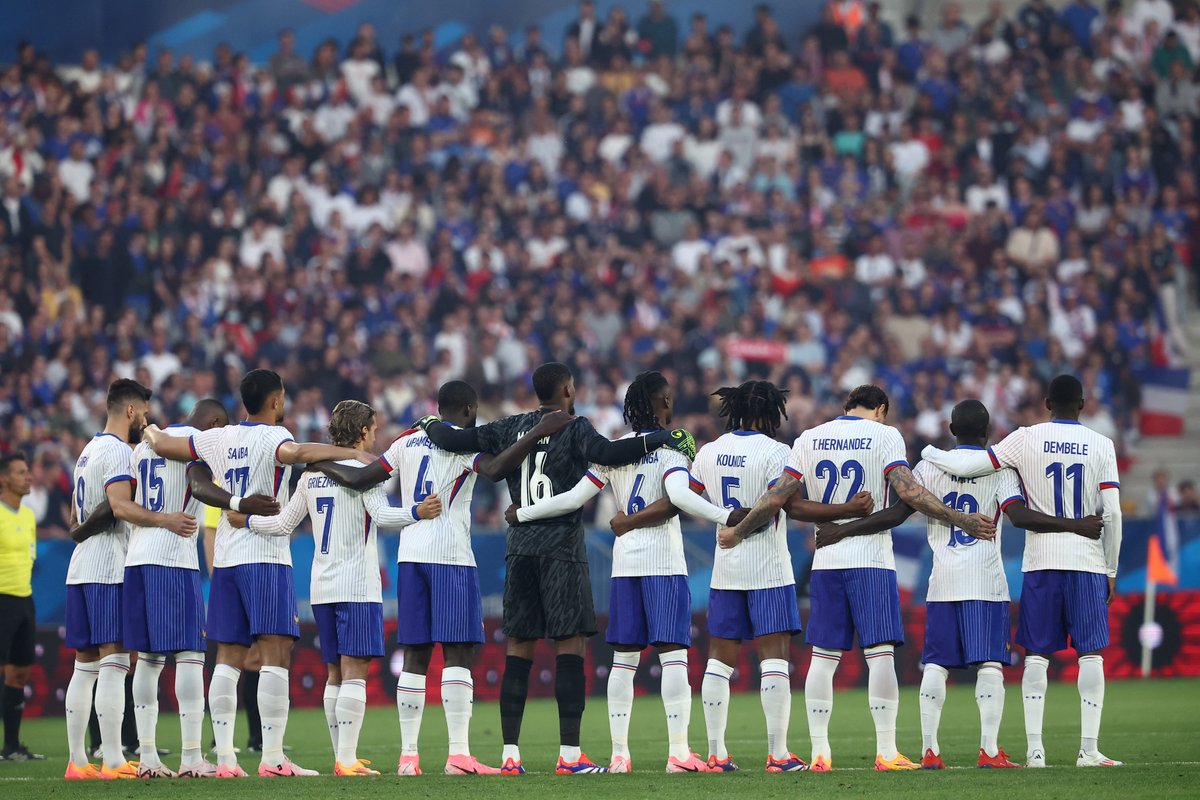 EURO2024FRA's tweet photo. 🇫🇷 La France tenue en échec pour son dernier match avant l'EURO en Allemagne (0-0).

❓ Faut-il s'inquiéter

#FRACAN #EURO2024 #FRAAUT https://t.co/t7zpaPghuz