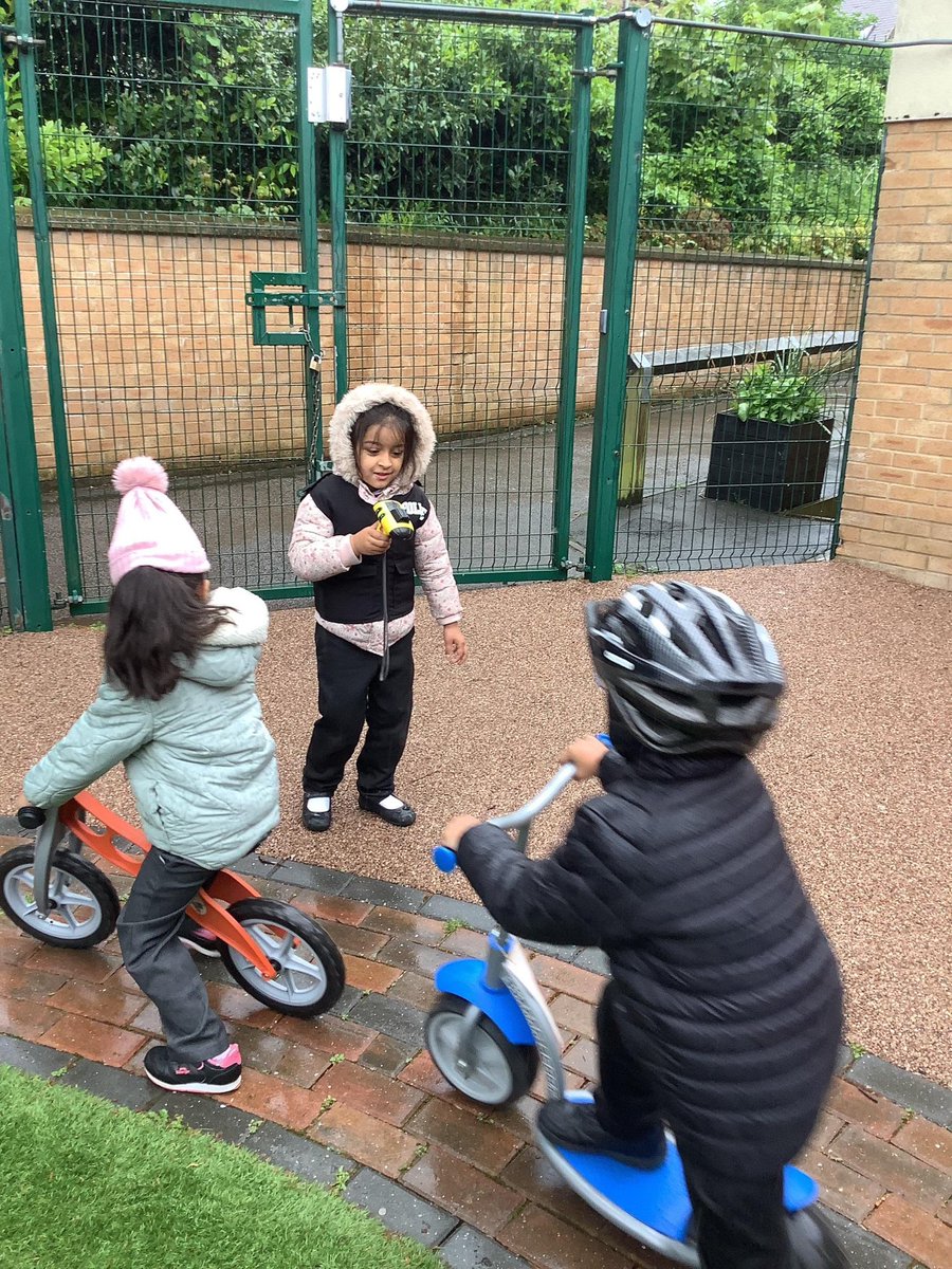 Carlton_MillsPS's tweet photo. Uh oh, Reception have been caught speeding on their bikes. Today the police were out in action with their speed cameras, encouraging children to slow down ! We even watched the footage when we returned to the classroom 📸📸👮♀️🚔#PoliceCameraAction #EYFS https://t.co/JRUxnawT3N